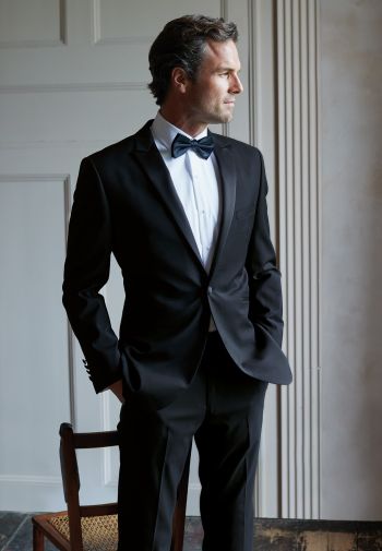 Tailored Fit Sapphire Black Wool Blend Dinner Suit