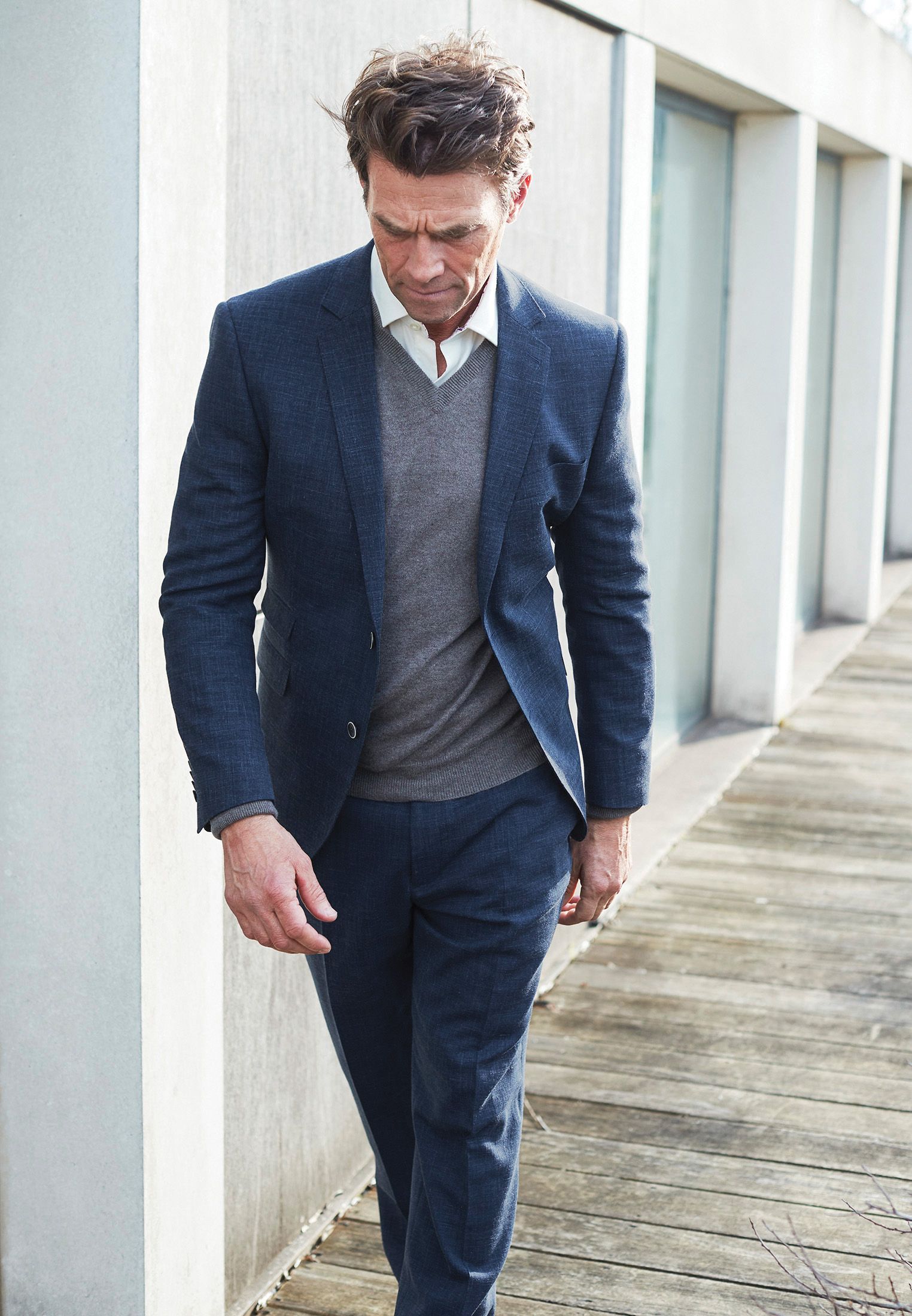 Tailored Fit Navy Linen Mix Suit - Waistcoat Optional